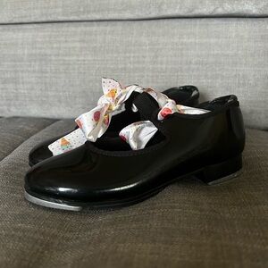 Girls’ size 9 tap shoes